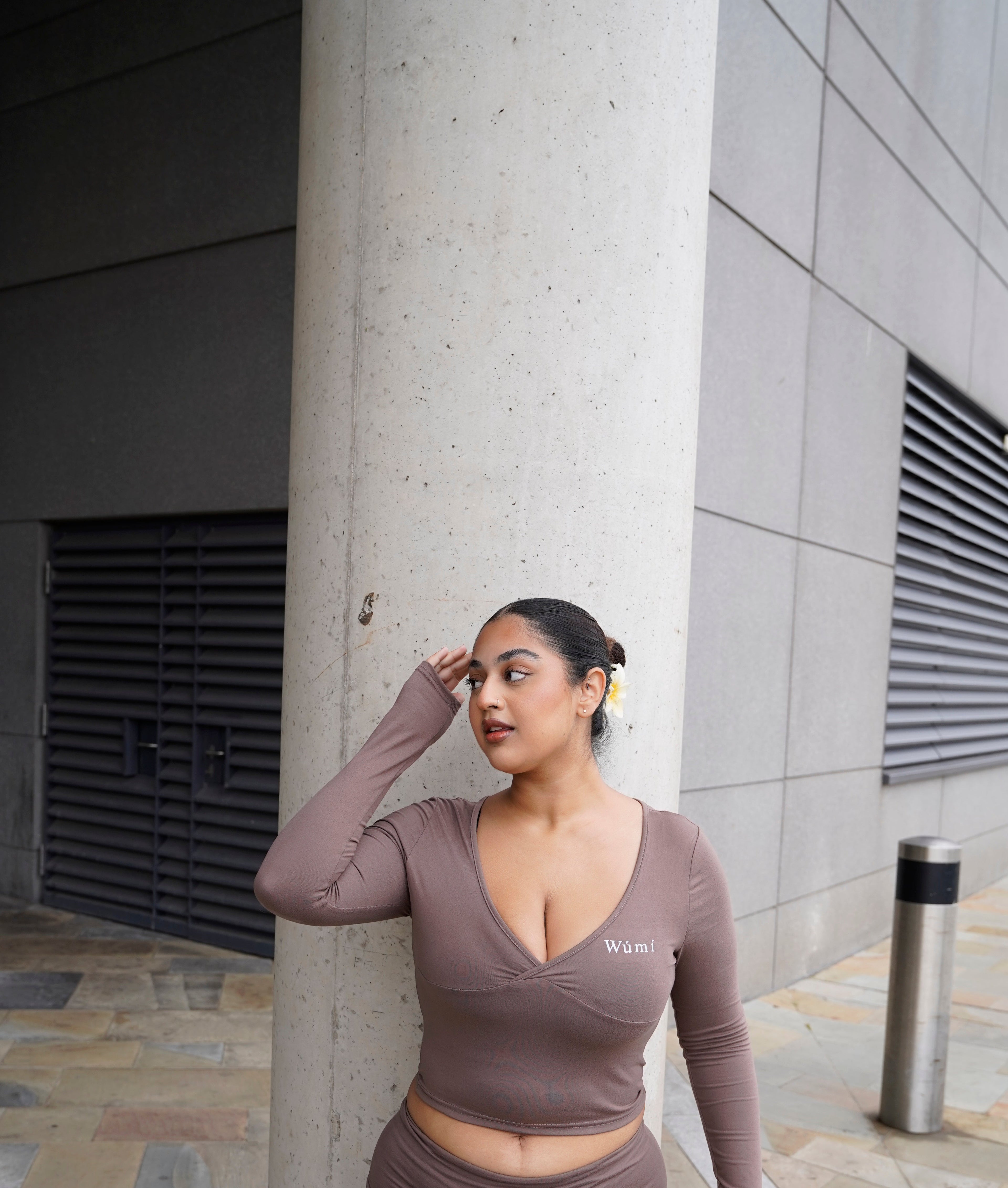 Wúmi Mocha Plunge Long-Sleeve Top